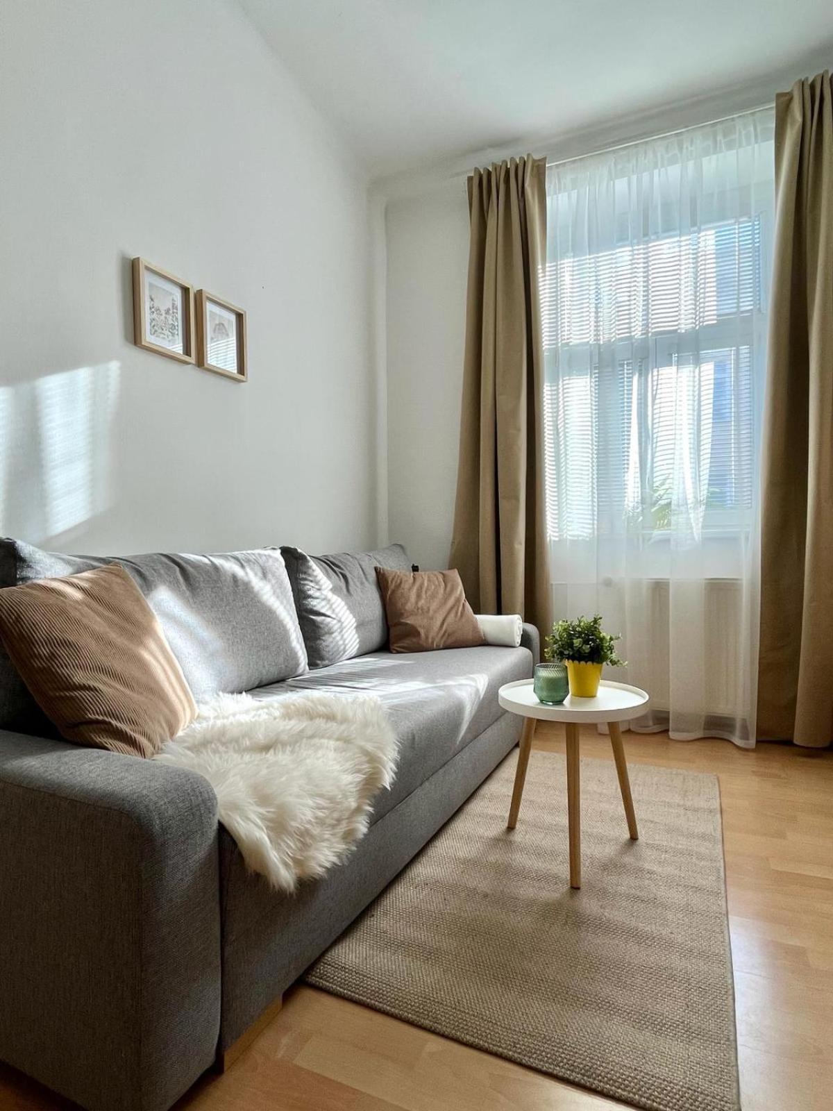 ברטיסלאבה Apartment Caroline - Old Town, Ac מראה חיצוני תמונה