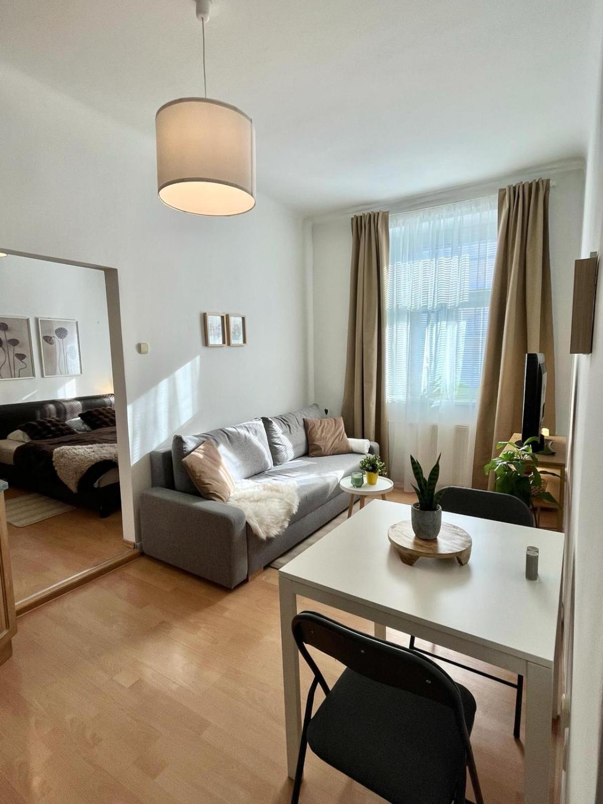 ברטיסלאבה Apartment Caroline - Old Town, Ac מראה חיצוני תמונה