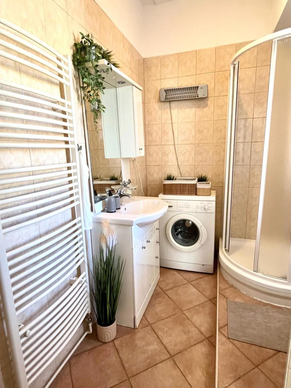 ברטיסלאבה Apartment Caroline - Old Town, Ac מראה חיצוני תמונה